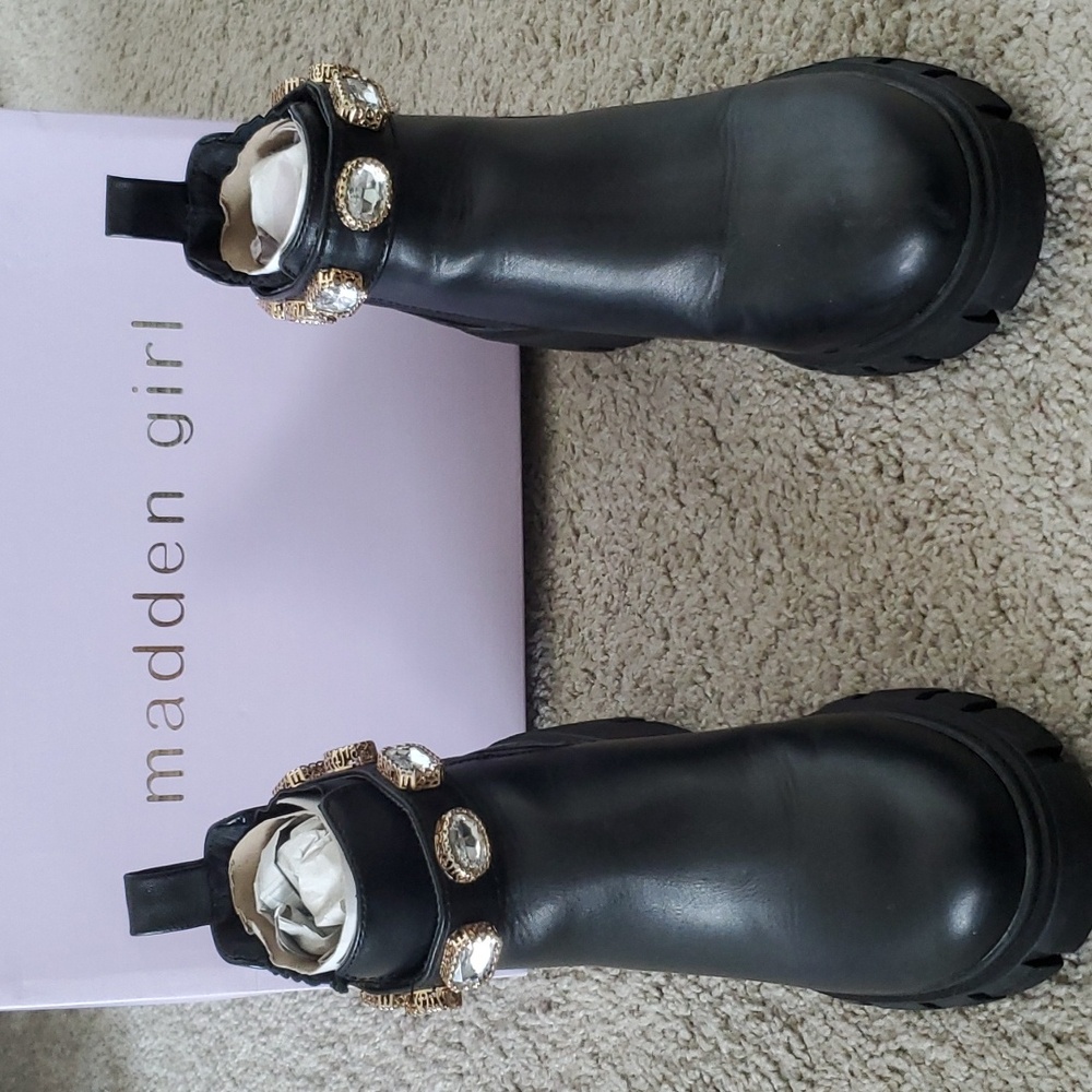 MADDEN size 5 Booties